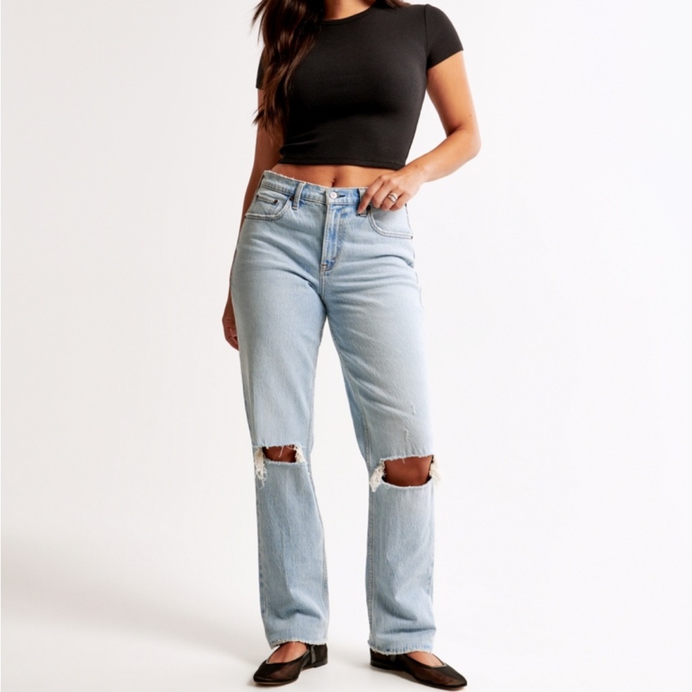 Abercrombie Curve Love Mid Rise 90s Straight Jean